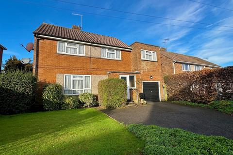 4 bed property, in Dover Road, £550,000