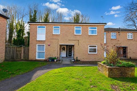 1 bed property, in Regency Close, £175,000