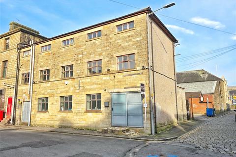 6 bed property, in Longholme Road, £299,950