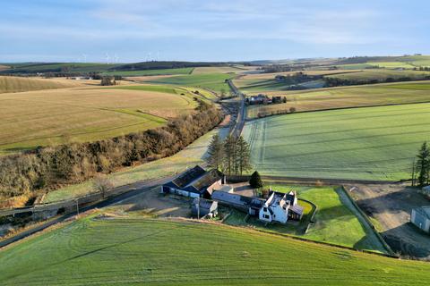 5 bed property, in Upper Thorneybank Farmhouse, £570,000