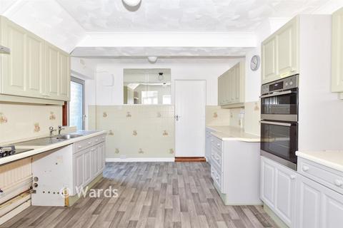 3 bed property, in Meadow Crescent, £400,000