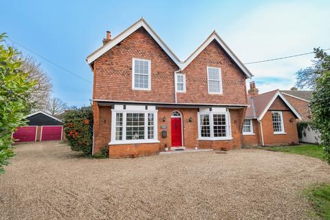 5 bed property, in Denmark House, £850,000