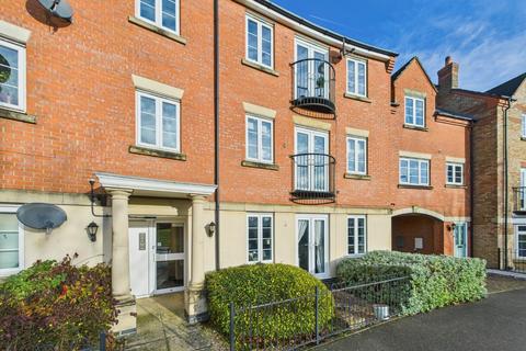 2 bed property, in Venables Way, £130,000
