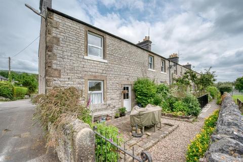 2 bed property, in Great Longstone, £225,000