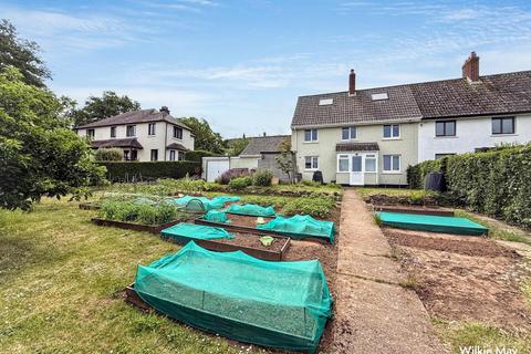 3 bed property, in Belle-Vue, £325,000