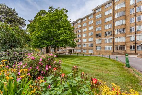 3 bed property, in Furze Hill, £550,000