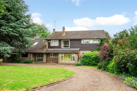 5 bed property, in High Street, £850,000