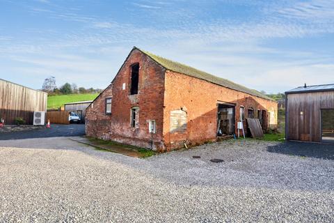5 bed property, in The Outlanes, £250,000