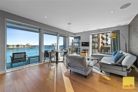 3 bed property, in Hampton Apartments, £725,000