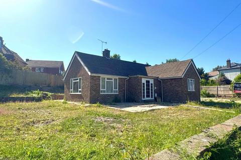 3 bed property, in Green Lane, £500,000