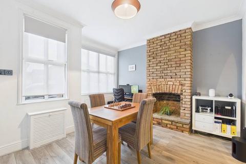 3 bed property, in Stanwell Road, £499,999