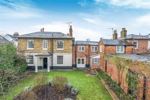 3 bed property, in Orchard Street, £800,000