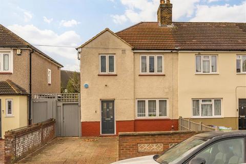 3 bed property, in Hornfair Road, £600,000