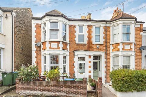 3 bed property, in Hopedale Road, £775,000