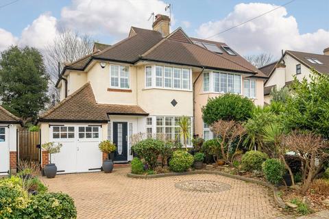 3 bed property, in Grange Avenue, £1,200,000