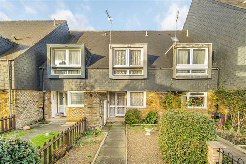 2 bed property, in Joseph Powell Close, £650,000