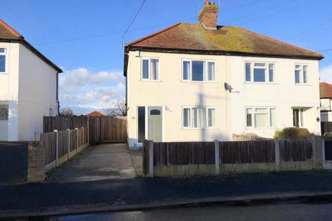 3 bed property, in King Edward Avenue, £375,000