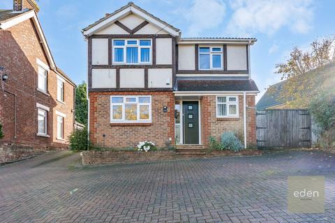 4 bed property, in New Hythe Lane, £500,000