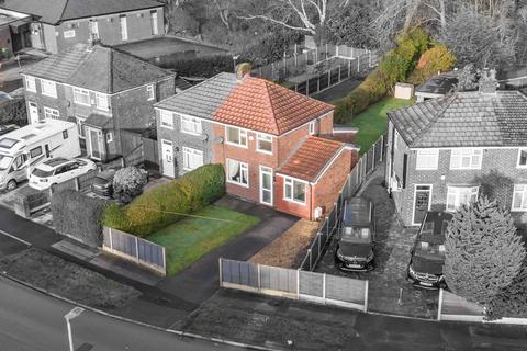 2 bed property, in Gig Lane, £230,000