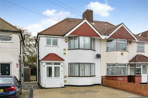 3 bed property, in Connaught Avenue, £625,000