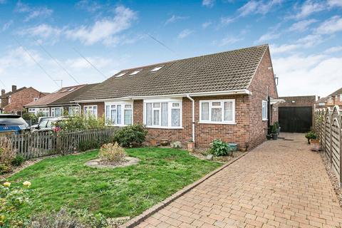 2 bed property, in Conway Road, £475,000