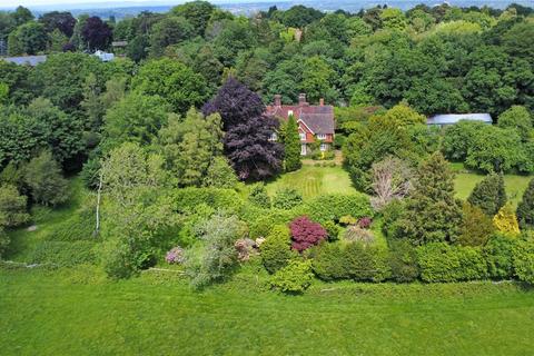 7 bed property, in Sharpthorne, £1,650,000