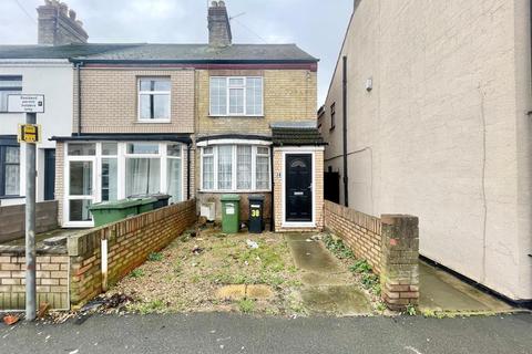 3 bed property, in Padholme Road, £150,000