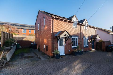 2 bed property, in Coronation Terrace, £390,000