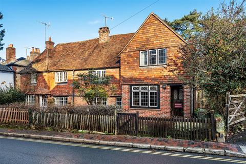 3 bed property, in High Street, £795,000