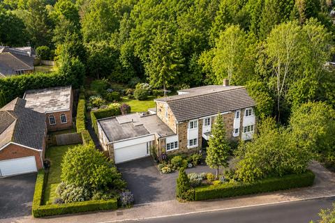 5 bed property, in Sandmoor Lane, £1,250,000