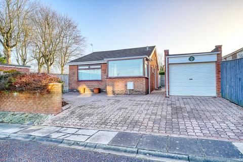 2 bed property, in Calow Way, £220,000
