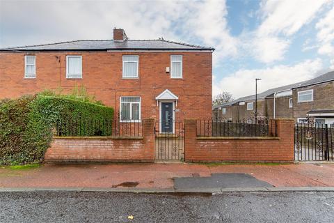 3 bed property, in Greenfield Avenue, £175,000