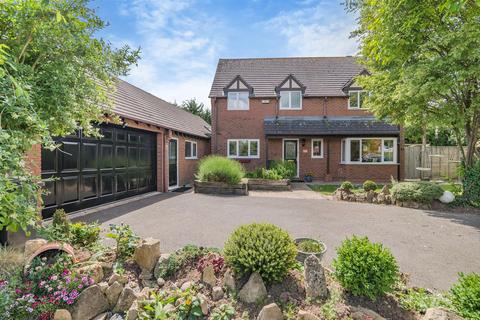 5 bed property, in Sovereign Chase, £550,000