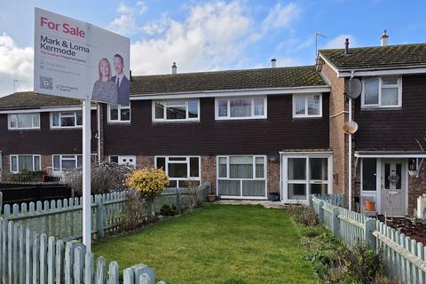 3 bed property, in Mayfield Road, £250,000
