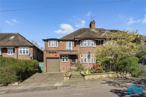 5 bed property, in Hillcrest Gardens, £1,200,000