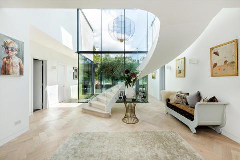 7 bed property, in Aylestone Avenue, £7,250,000