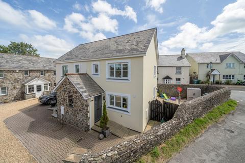 3 bed property, in Parkham, £280,000