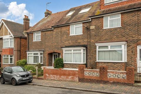 4 bed property, in Gordon Road, £385,000