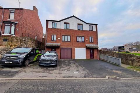 4 bed property, in Wharton Street, £150,000