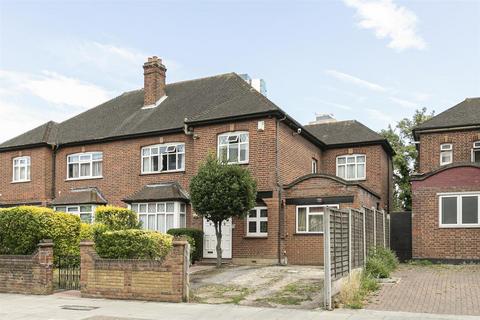 5 bed property, in Woodberry Grove, £1,650,000