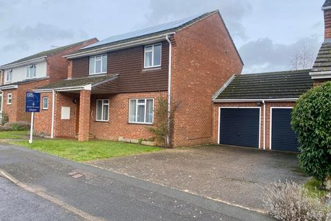 4 bed property, in Godolphin Road, £695,000