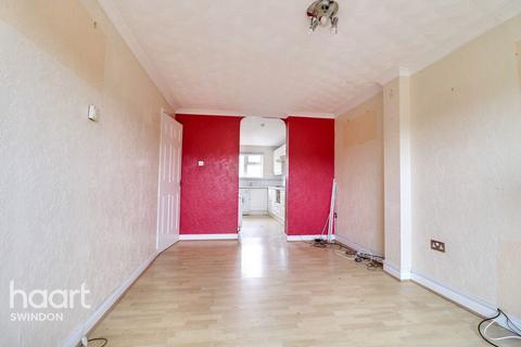 1 bed property, in Beaulieu Close, £90,000