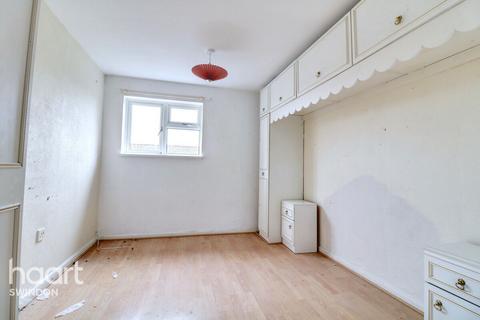 1 bed property, in Beaulieu Close, £90,000