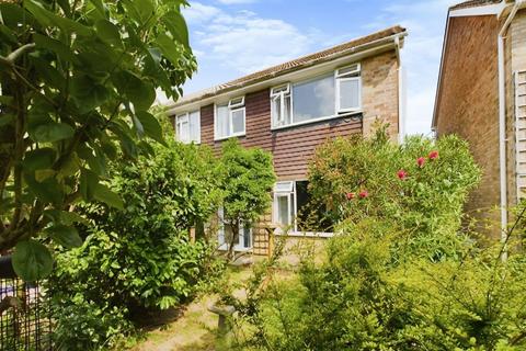 3 bed property, in The Paddocks, £340,000
