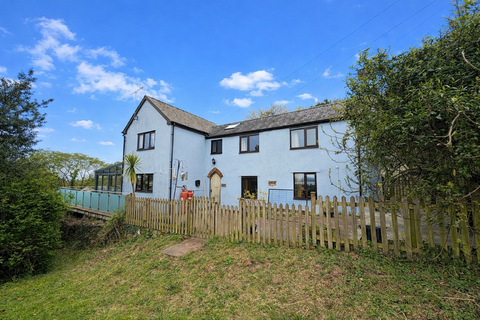 4 bed property, in Blakeney GL15, £575,000