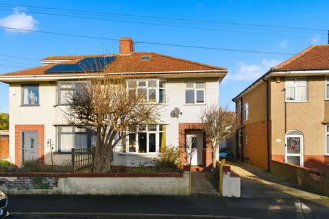 3 bed property, in Laburnum Road, £260,000