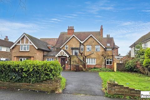 2 bed property, in 1 Cooden Drive, £325,000