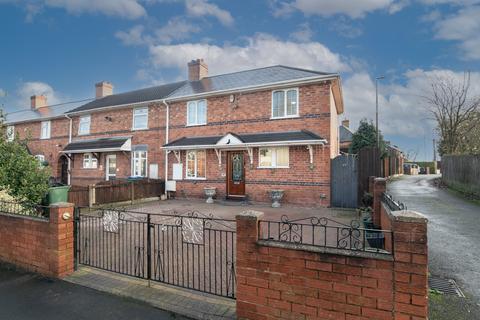 3 bed property, in Vimy Road, £260,000