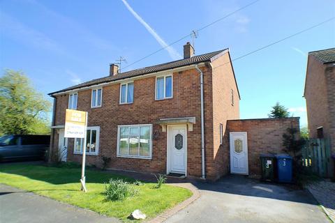 2 bed property, in Azimghur Road, £189,999