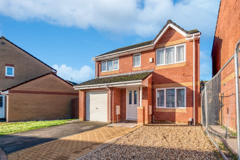 4 bed property, in Mitchell Close, £340,000